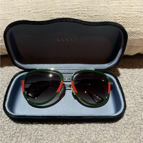 Gucci aviator sunglasses - Picture 1 of 3